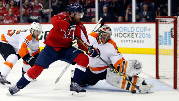 washington-capitals-philadelphia-flyers-game-5-michal-neuvirth.jpg